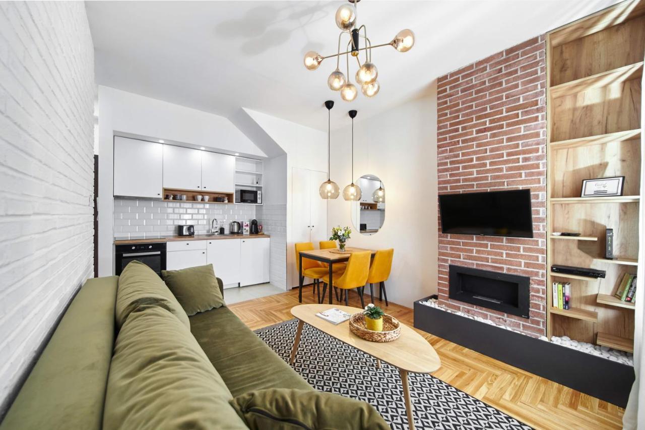 Modern Living Apt - Emberly - Private Parking โนวีซาด ภายนอก รูปภาพ