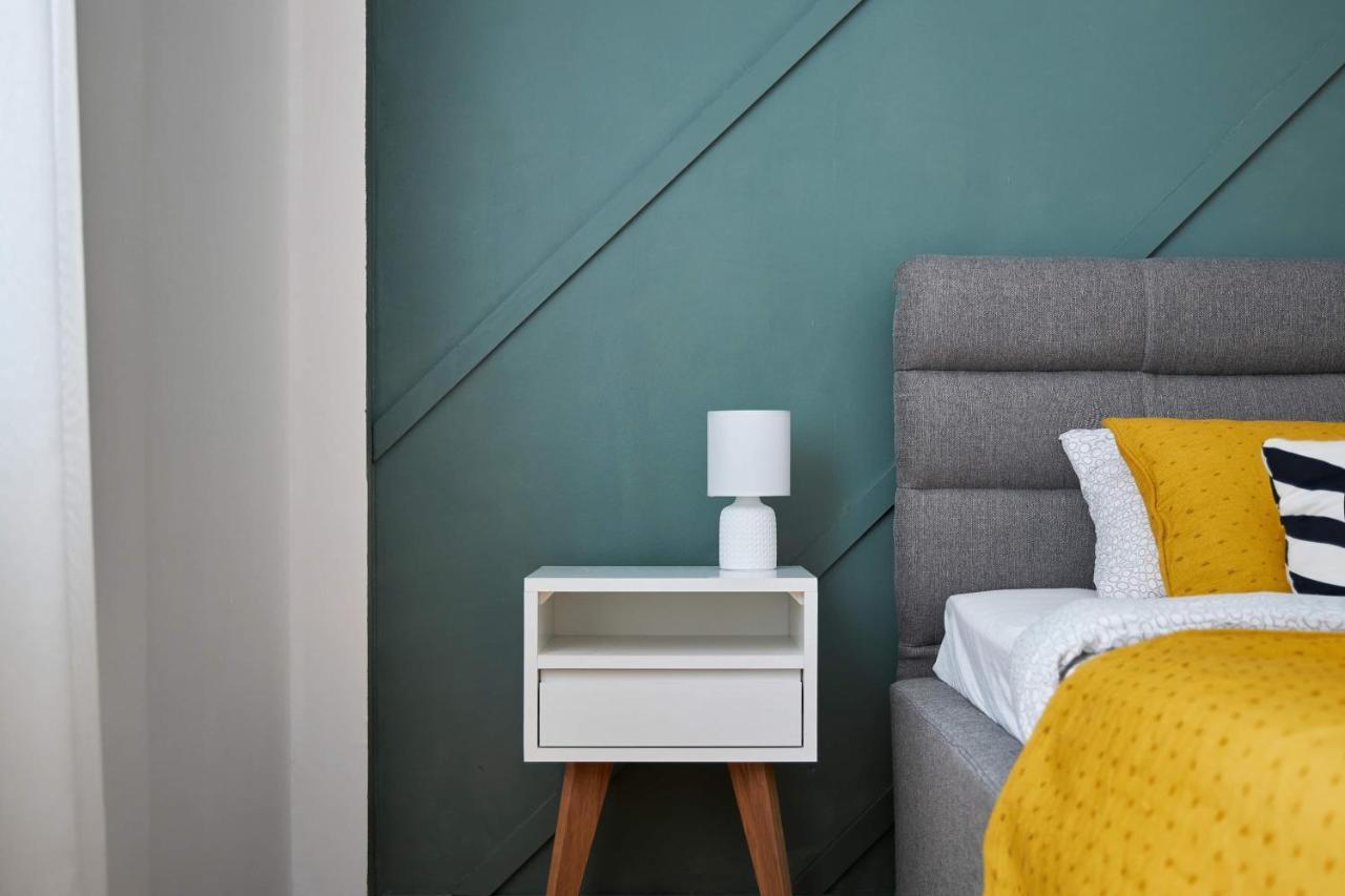Modern Living Apt - Emberly - Private Parking โนวีซาด ภายนอก รูปภาพ